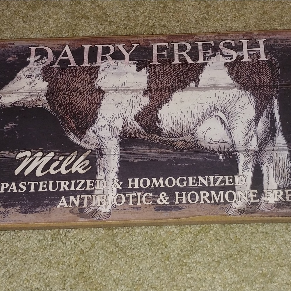 Wood farm house cow pic/with hangers